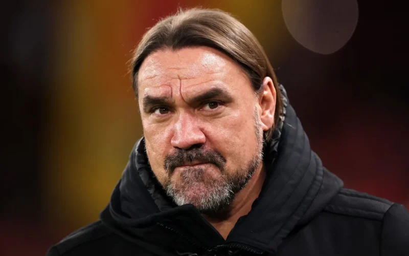 دانيال فارك واثق من بقاء ليدز يونايتد في الدوري الإنجليزي الممتاز هذا الموسم